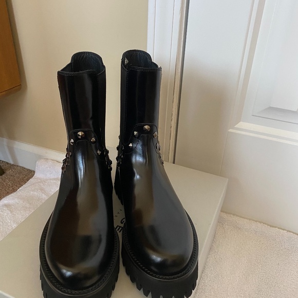 Casadei Stud-embellished platform boots - Picture 4 of 6